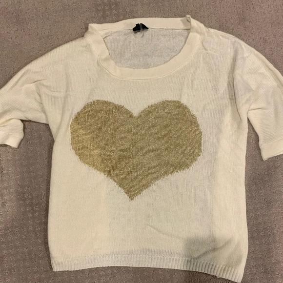 Boxy heart knit sweater.  Sheer with short sleeves - Picture 1 of 5